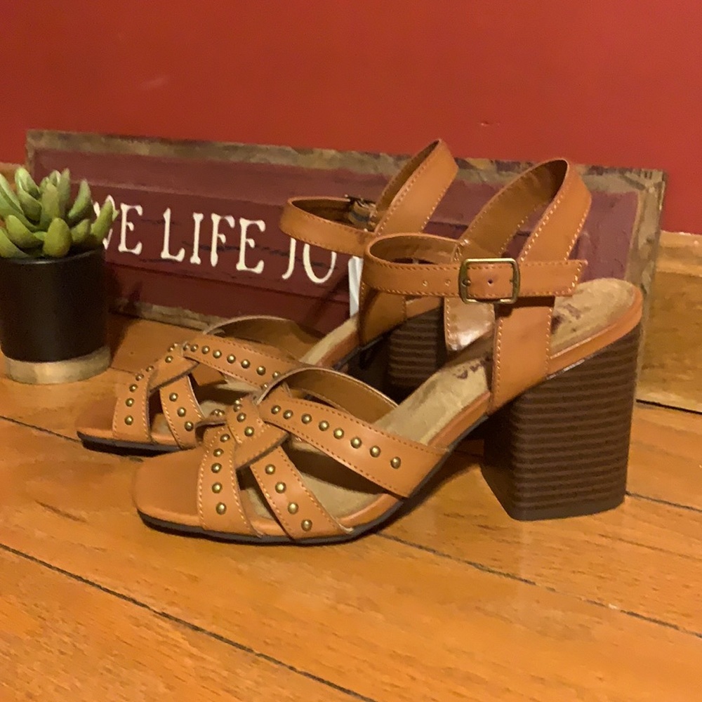 Woman’s wide heeled shoes